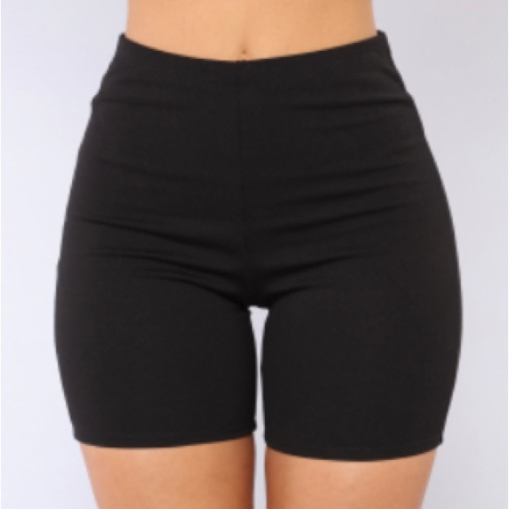 Classic Mini Biker Shorts - Black